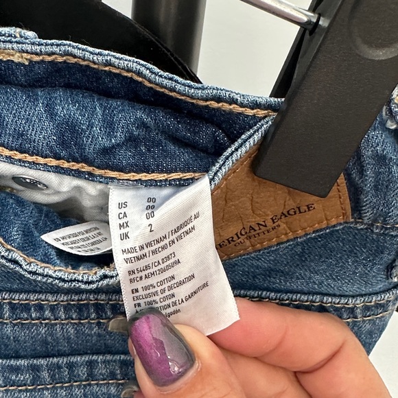 Like New American Eagle Outfitters Women's Ripped Jean Short Shorts - Dark Blue - Picture 6 of 8